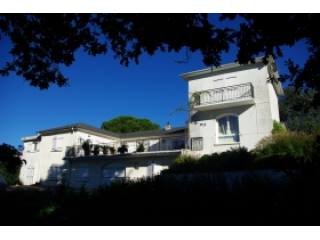 Spacious Modern House With Superb..