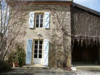 Pretty Country Home & Garden In Sleepy..