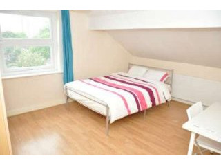 Single with double bed near Stratford..