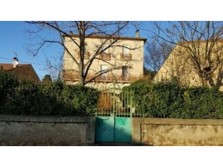 Beautiful Property With Bourgeoise Home..