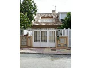 A 3 BED VILLA IN LOS ALCAZERES