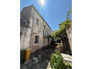 Potomje - kamena kuća za potpunu adaptaciju