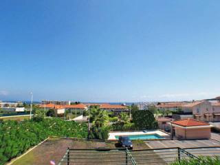 2 bedroom apartment sea view