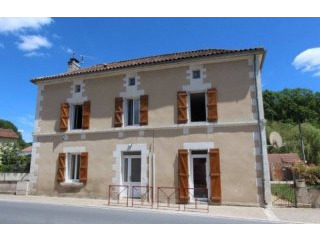 3 Bedroom Village House Near Grun-Bordas