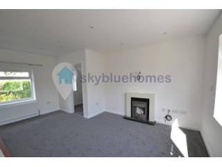 House - NEWLY REFURBISHED 3 bedroom..