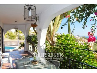 Quaint 2-bedroom chalet with lovely sea..