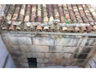 House to be renovated in the center of..