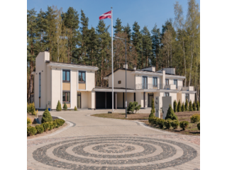 Townhouse In A Secured Village In Riga..
