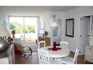 Lovely two bedroom apartment in Portals..