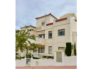 3 bedroom, 2 bathroom Apartment, (build..