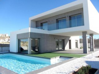 3 Bedrooms - Villa - Alicante - For Sale