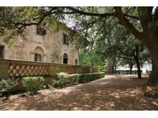 Stunning Villa With Two Farmhouses..