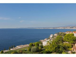Magnificent 3 Bedroom Apartment With..