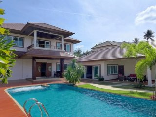 Brand new 6 bedroom pool villa over..