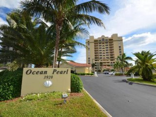 3 bedroom Flat For Sale: 3920 N Highway..