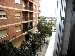 3 Bedroom Apartment - Walk To The Beach..