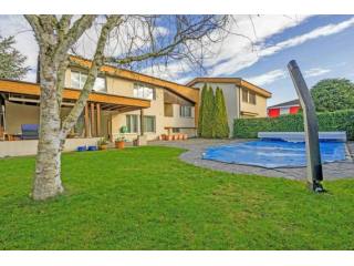 COSY HOUSE WITH COMFORT Purchase & Rent