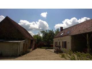 In very quiet hamlet on 2500 m2 nice..