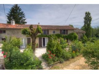 Nr Chef Boutonne - Detached farmhouse..