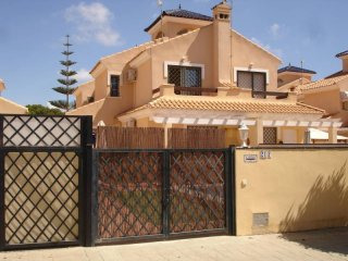 3 Bedrooms - Villa - Alicante - For Sale