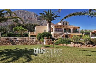 Absolutely stunning traditional villa..