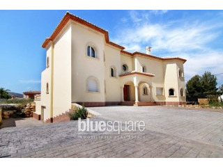 Fabulous Brand New 4 Bedroom 4 Bathroom..