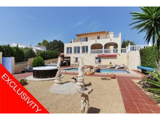 Luxury 5 bedroom villa with sea view