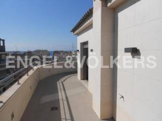 MARVELOUS NEW PENTHOUSE 300m TO THE..