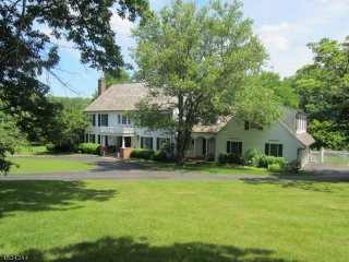 5 bedroom Detached House For Sale: 100..