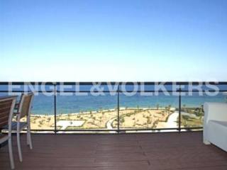 Beachfront luxury apartment with..