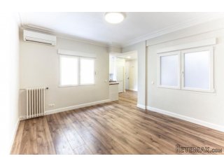 Se vende piso muy luminoso, situado entre las calles Goya..