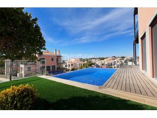 Luxurious Apartment with Golf and Sea..
