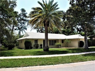 2 bedroom House For Sale: 7483 Blaine..
