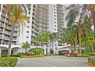 2 bedroom Flat For Sale: 3610 Yacht..