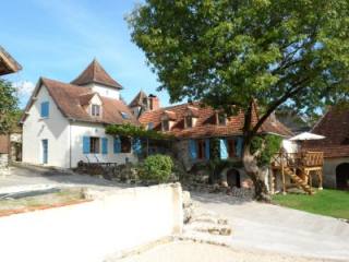 STUNNING GROUP OF 2 TRADITIONAL QUERCY..
