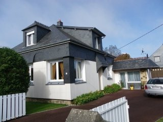 Nice Villa in Coastal Town