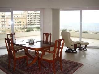 Fort Cambridge Luxury Corner Apartment