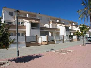 * STUNNING 3 BED PENTHOUSE APARTMENT