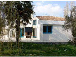 5 Bedroom House In Saintes