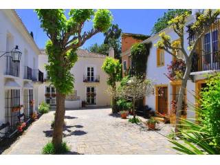 2 bedroom town house for sale