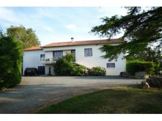 4 bedroom House For Sale: 79230 A 10..