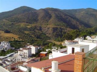 Town House - This spacious townhouse..