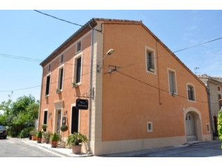 Magnificent Renovated House With 6..