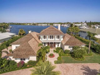 4 bedroom House For Sale: 529 Bay..
