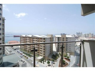 2 bedroom Apartment For Sale: Kings..