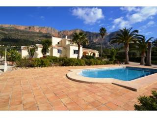 3 Bedroom 2 Bathroom Villa Javea 3 -..