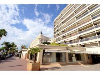 Sea view apartment on the Croisette..
