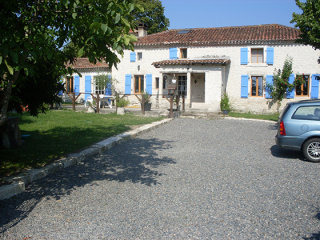 Renovated Farmhouse With Beautiful Barn..