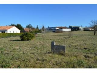 Building plot in Ruffec - walking..