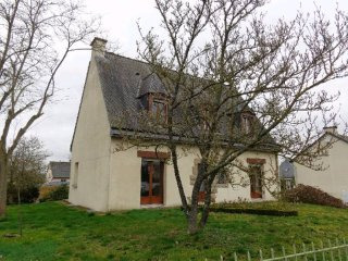 Traditional House with Nice Garden
